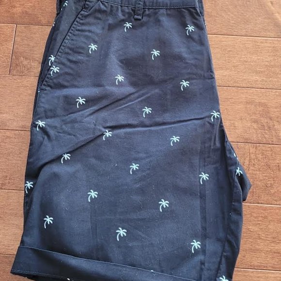 H&M Regular Fit Chino Shorts - Picture 6 of 7